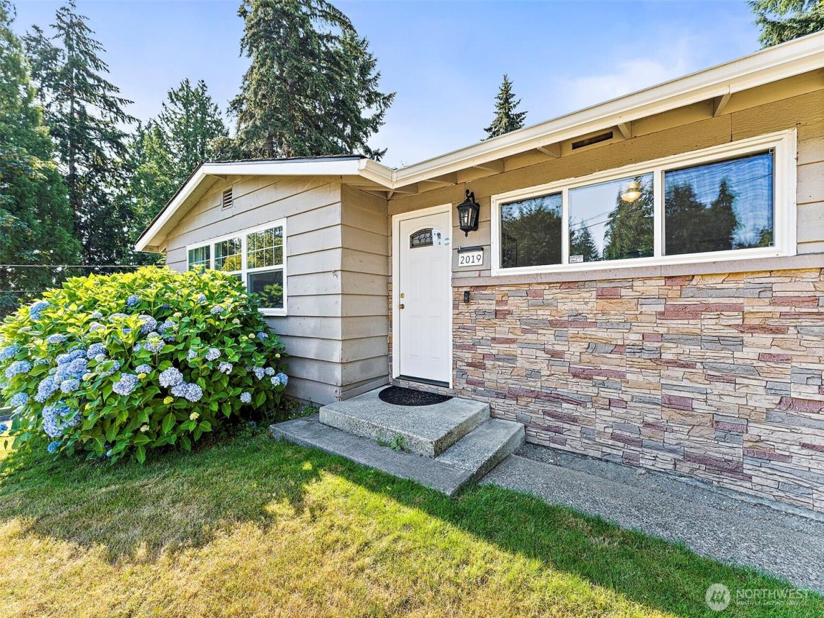 MLS #NWM2550873 image #0
