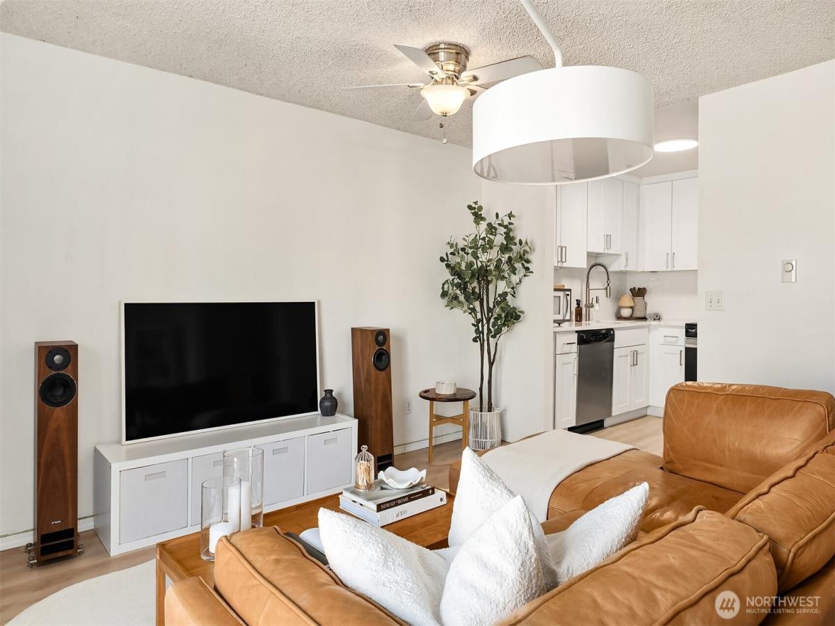 MLS #NWM2551135 image #0