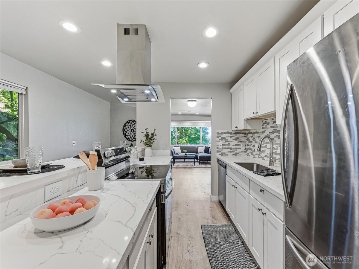 MLS #NWM2551308 image #0