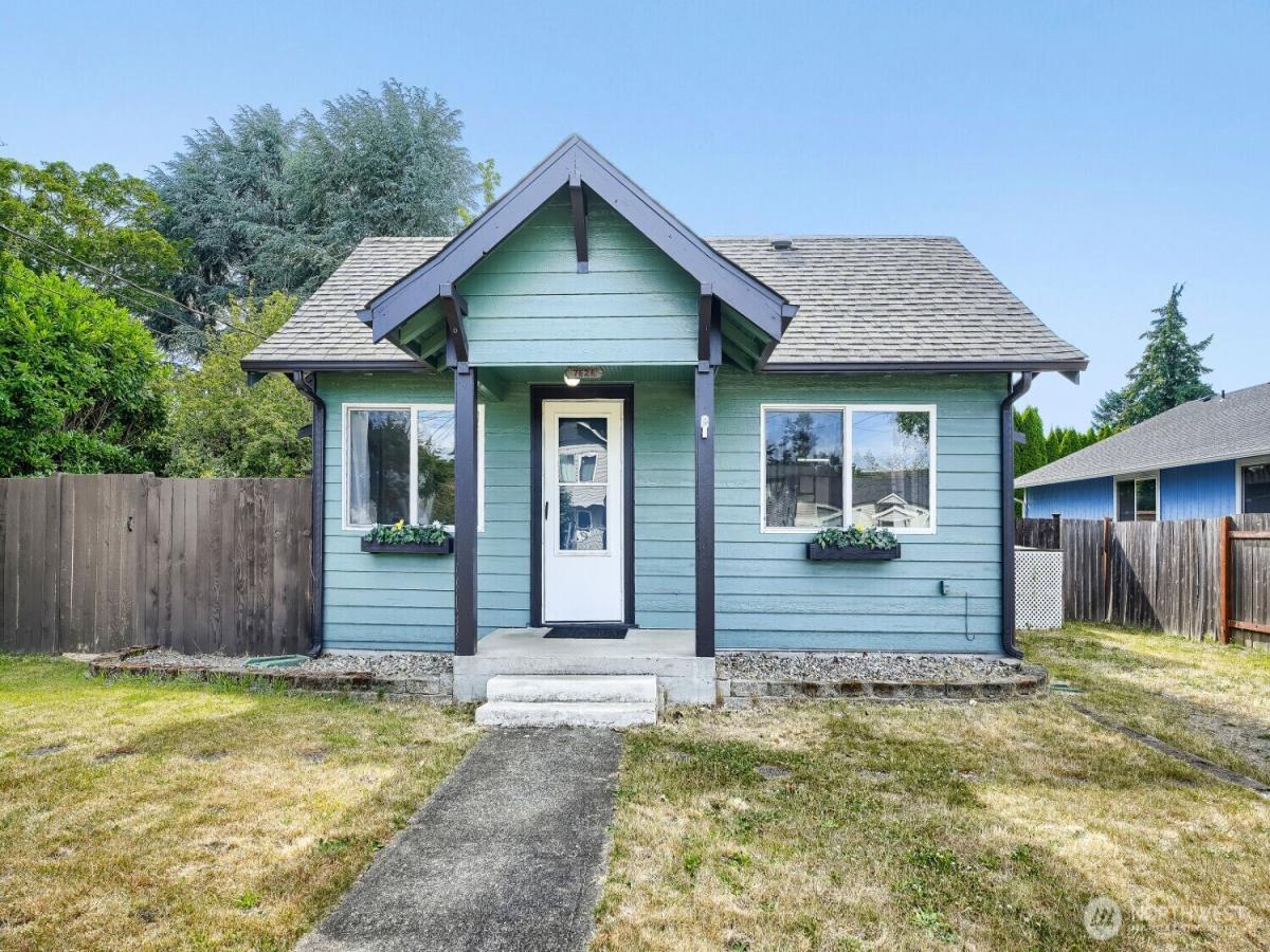 MLS #NWM2551512 image #0