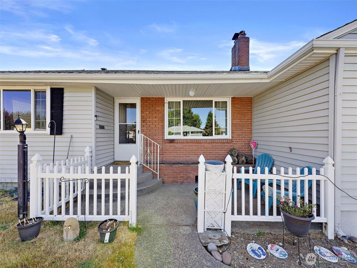 MLS #NWM2551592 image #0