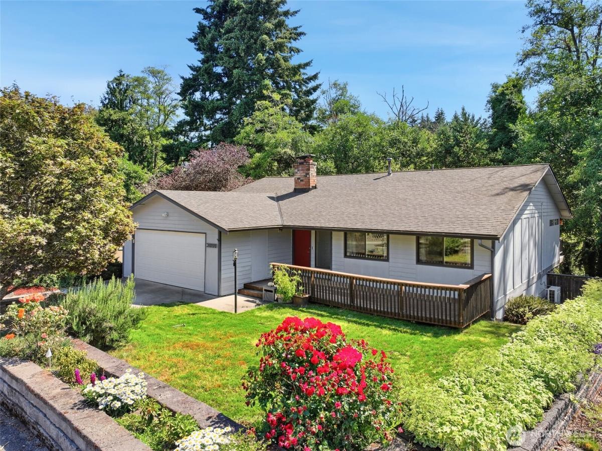 MLS #NWM2551736 image #0