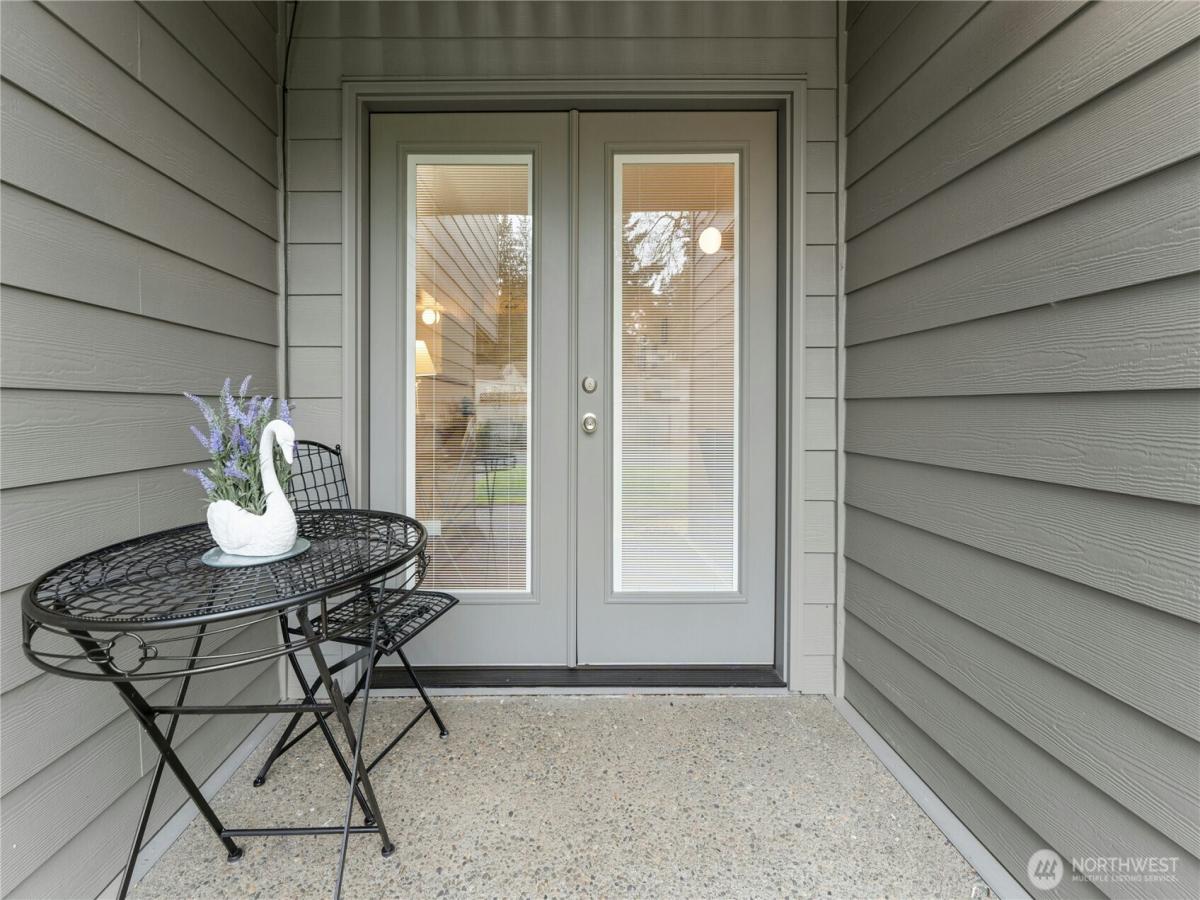 MLS #NWM2552304 image #0