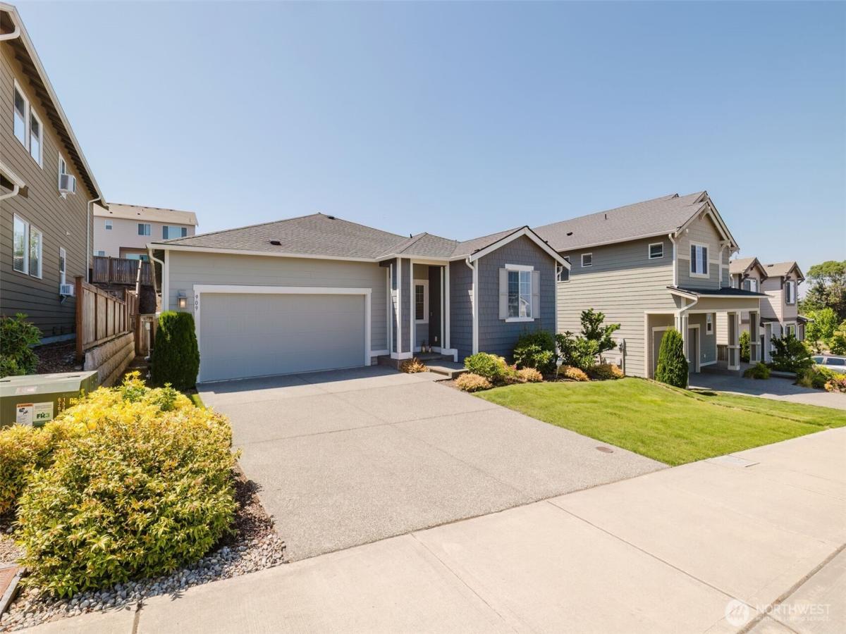 MLS #NWM2552624 image #0