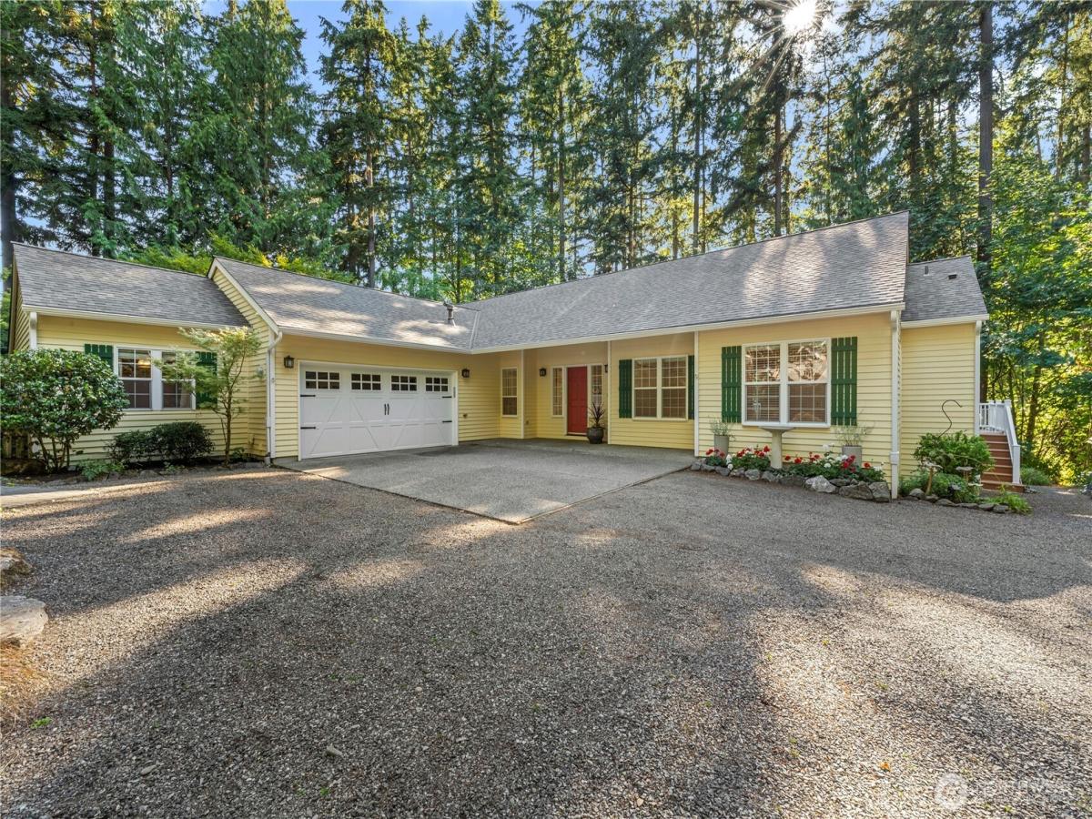 MLS #NWM2552659 image #0