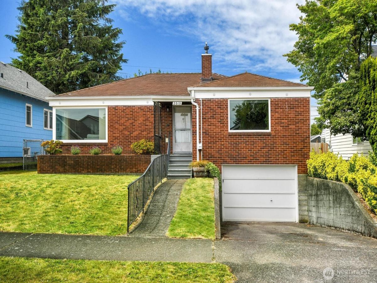 MLS #NWM2552880 image #0