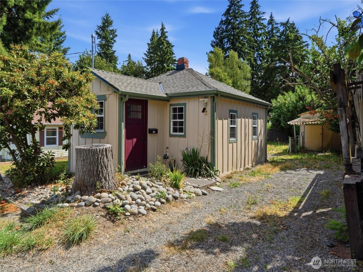 MLS #NWM2553289 image #0