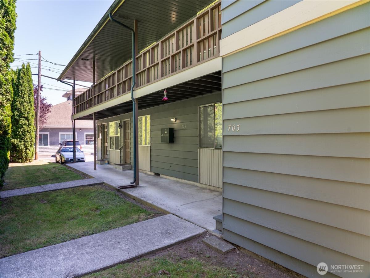 MLS #NWM2553843 image #0