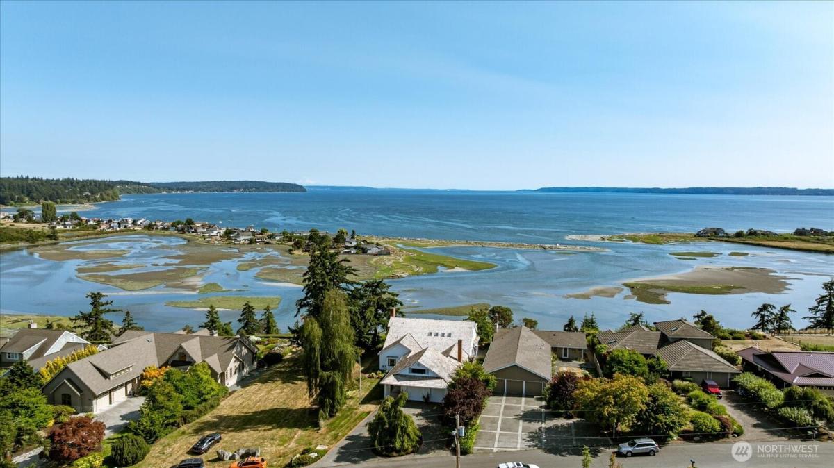 MLS #NWM2553984 image #0