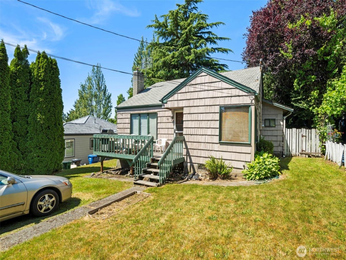 MLS #NWM2554500 image #0