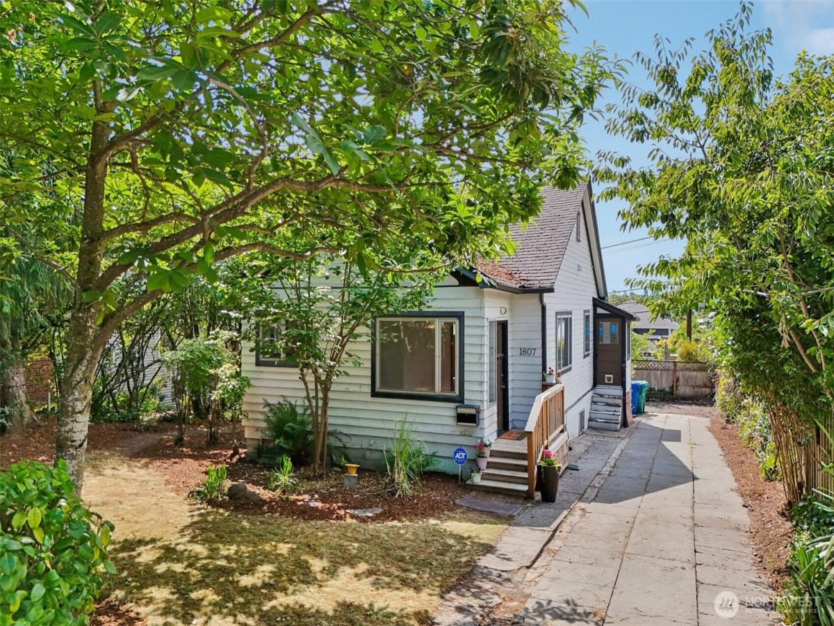 MLS #NWM2554584 image #0