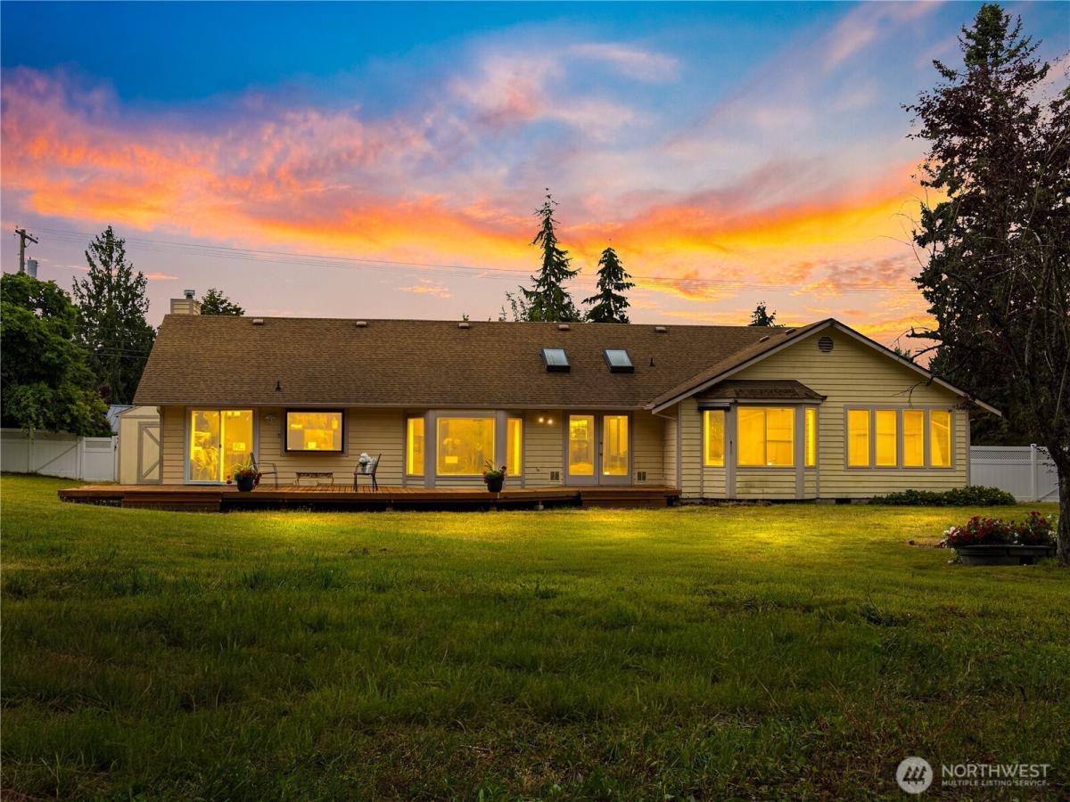 MLS #NWM2554642 image #0