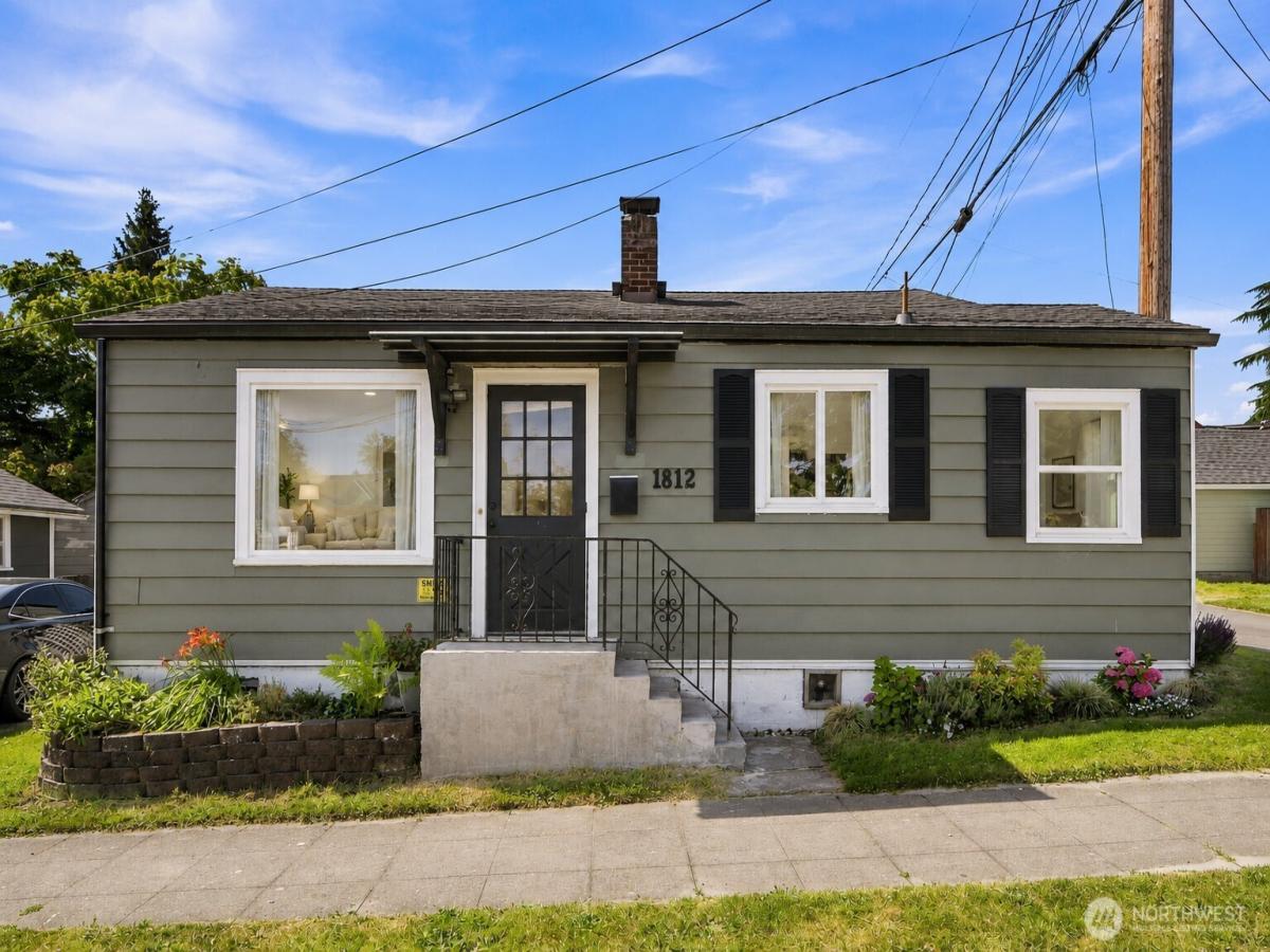 MLS #NWM2554885 image #0