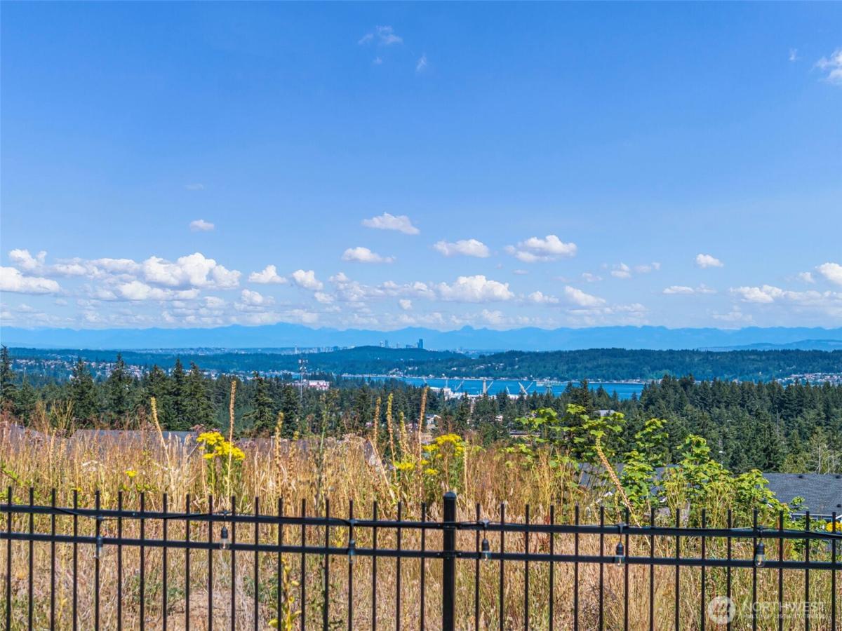 MLS #NWM2554977 image #0