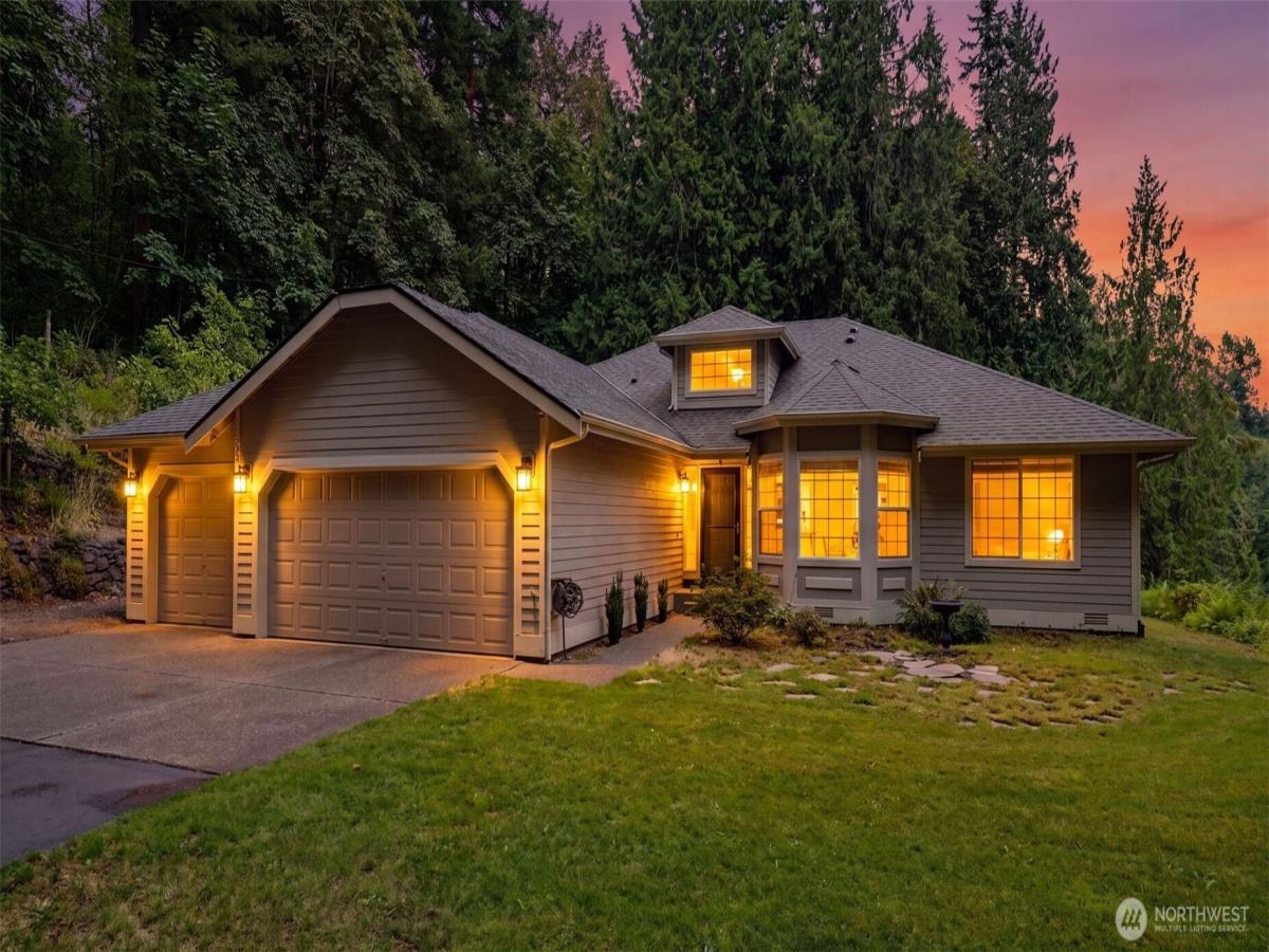 MLS #NWM2555087 image #0