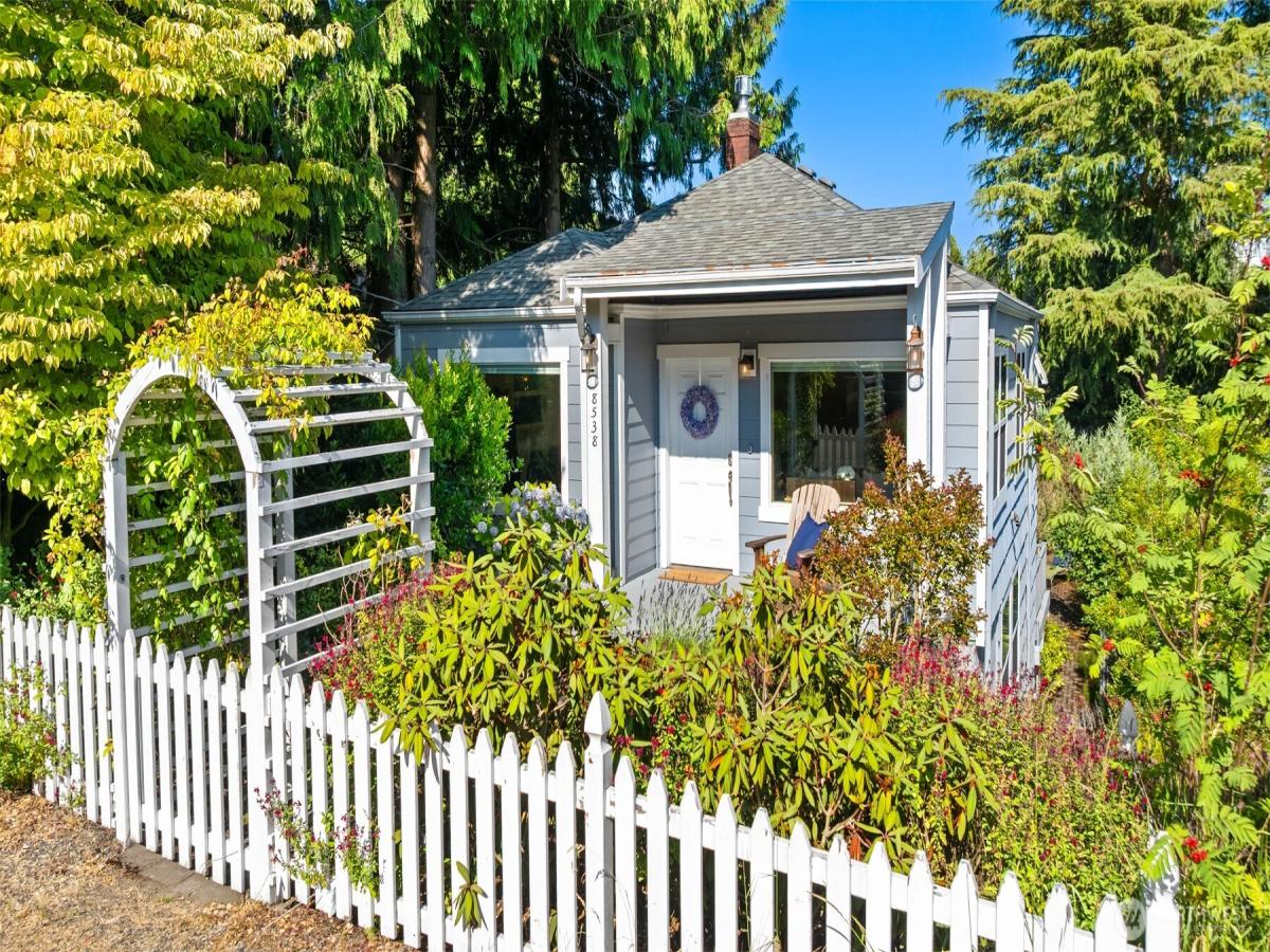 MLS #NWM2555150 image #0