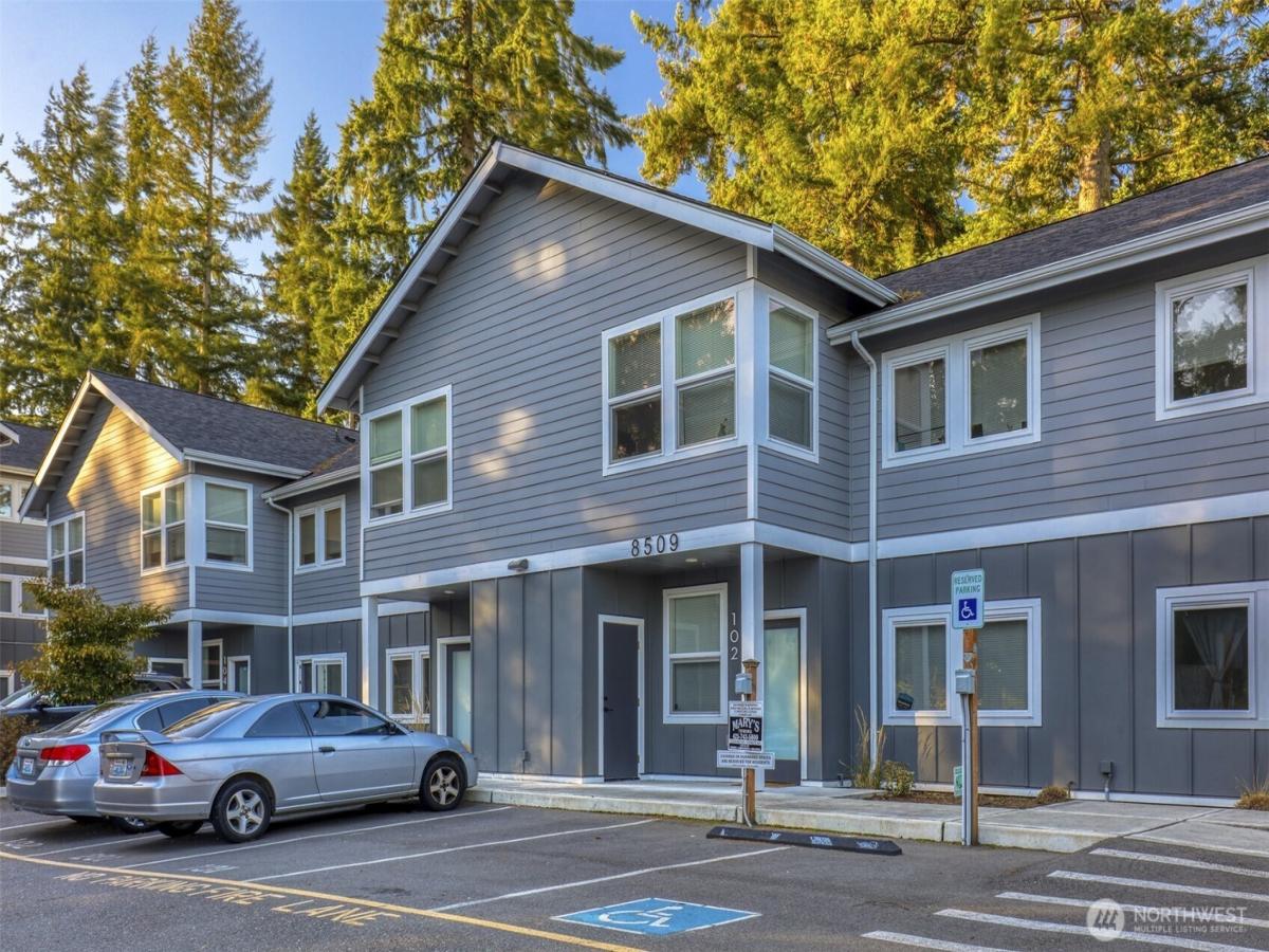 MLS #NWM2555202 image #0