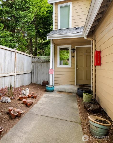 MLS #NWM2555355 image #0