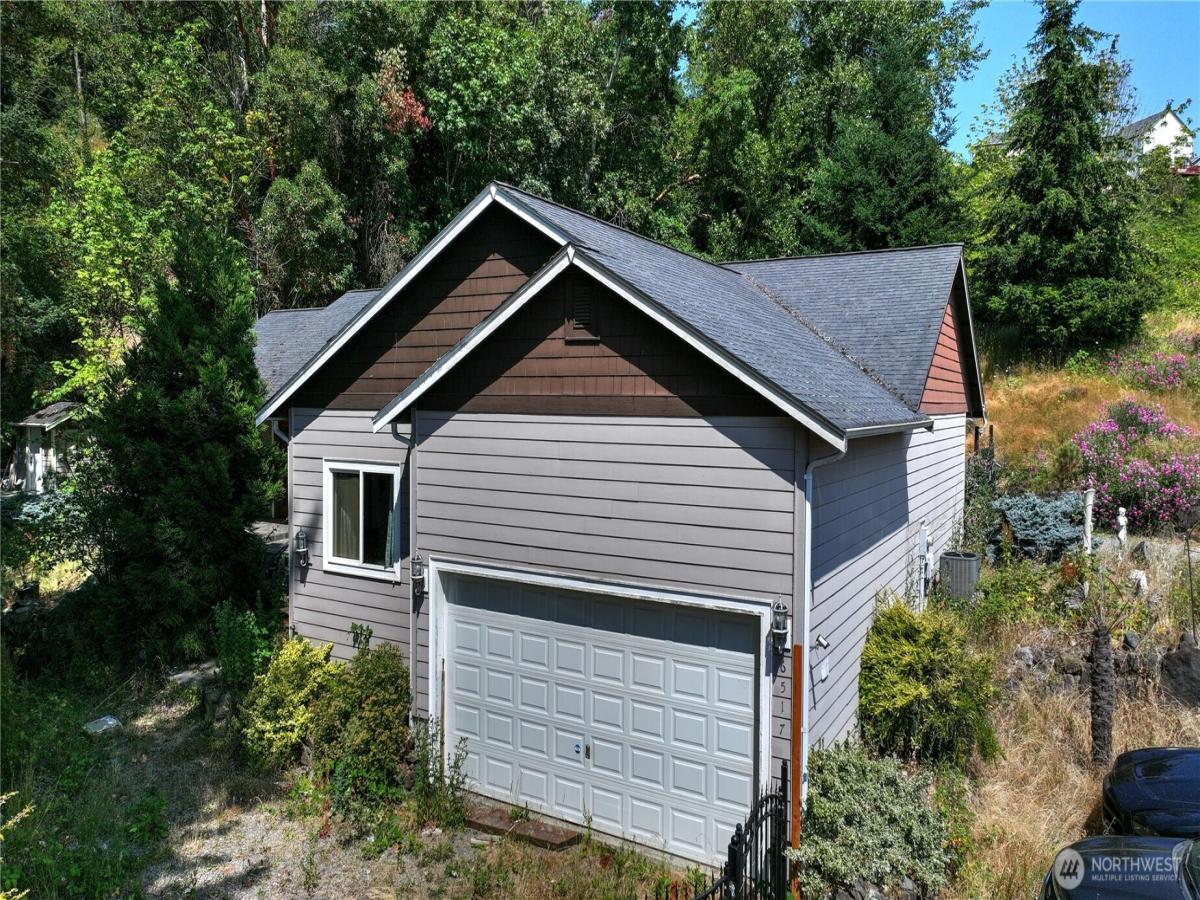 MLS #NWM2555486 image #0