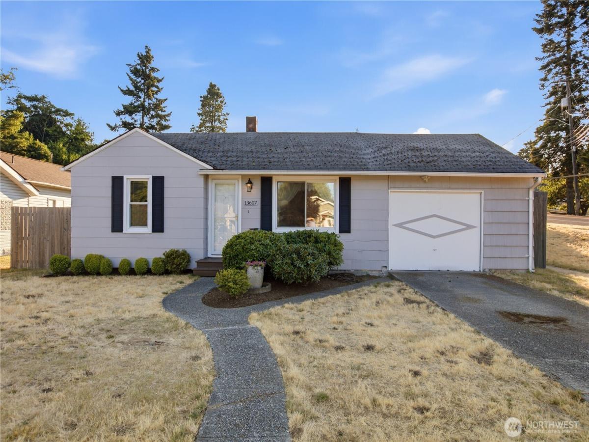 MLS #NWM2555540 image #0