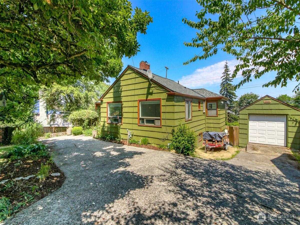 MLS #NWM2555560 image #0