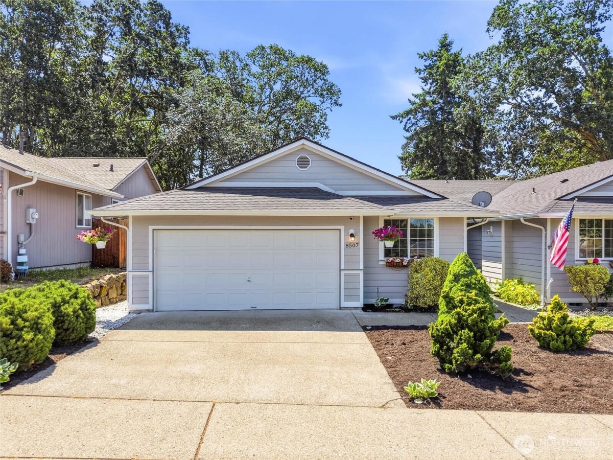 MLS #NWM2555614 image #0