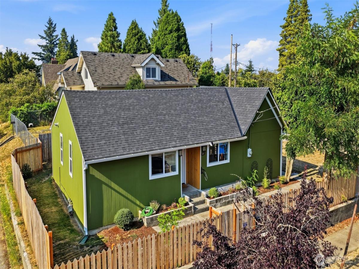 MLS #NWM2556058 image #0
