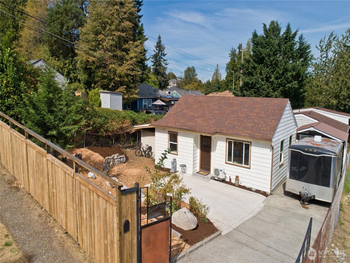 MLS #NWM2556396 image #0
