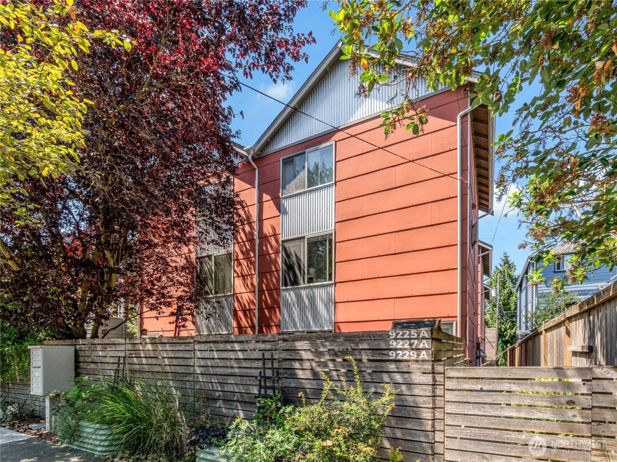 MLS #NWM2556475 image #0