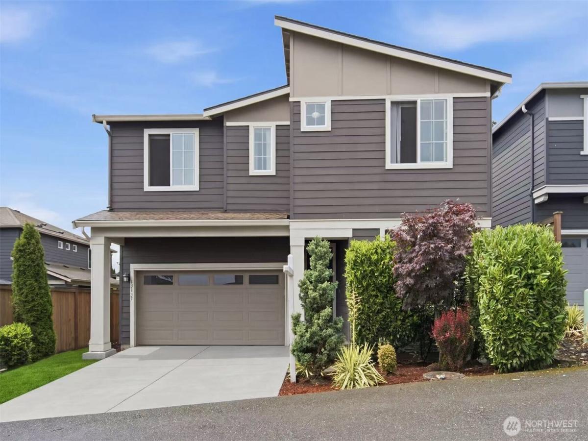MLS #NWM2556638 image #0