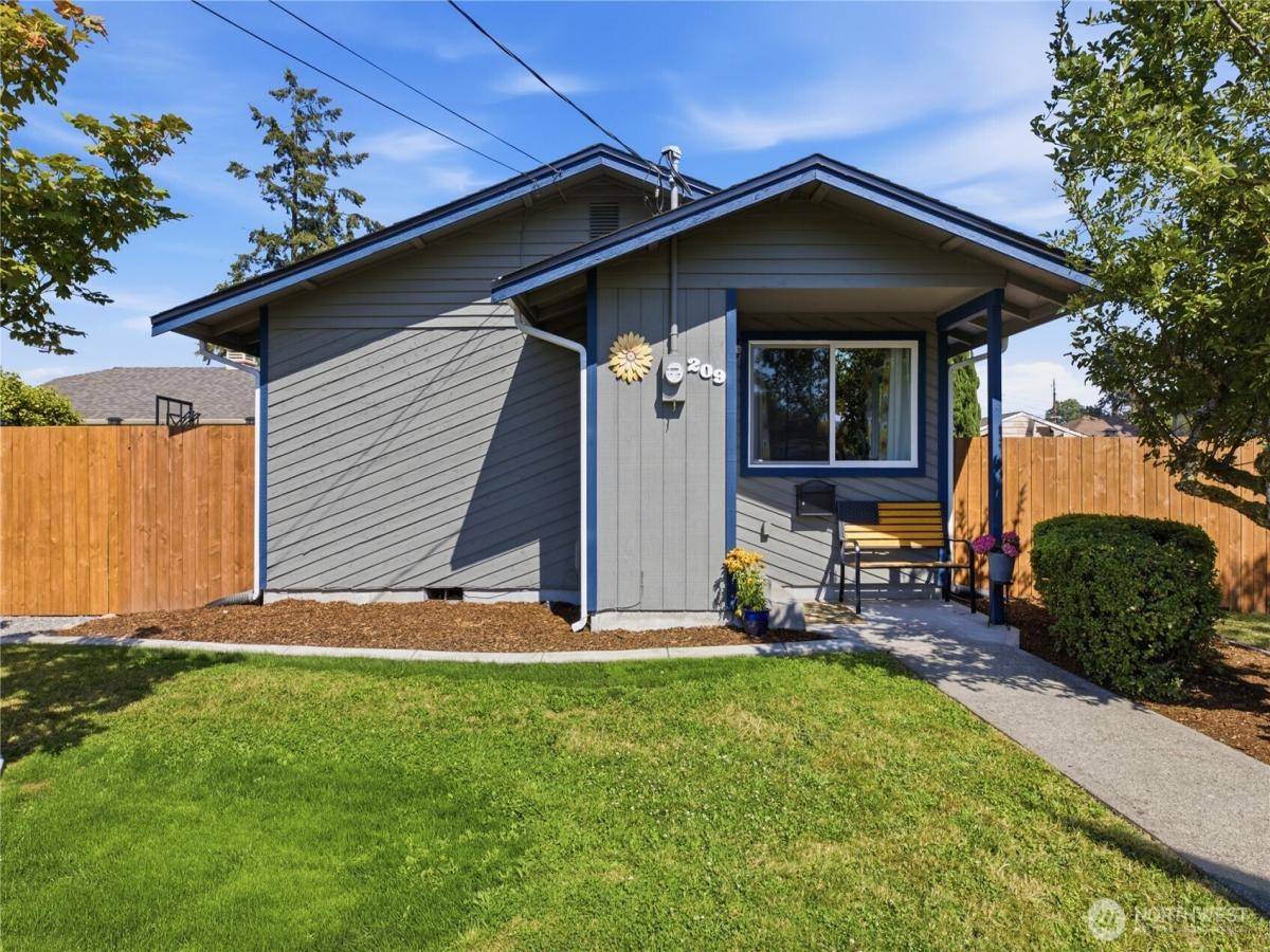 MLS #NWM2557641 image #0