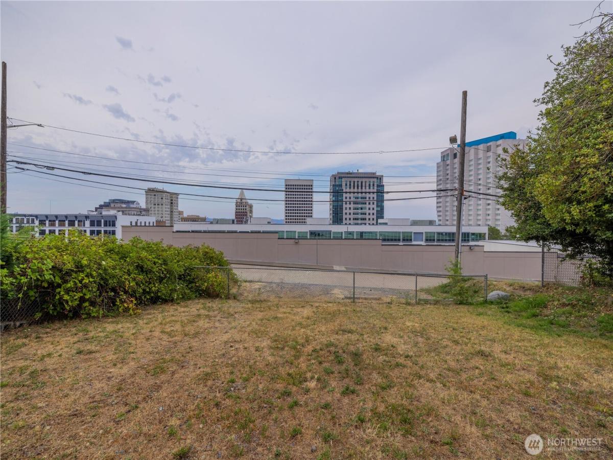 MLS #NWM2557704 image #0