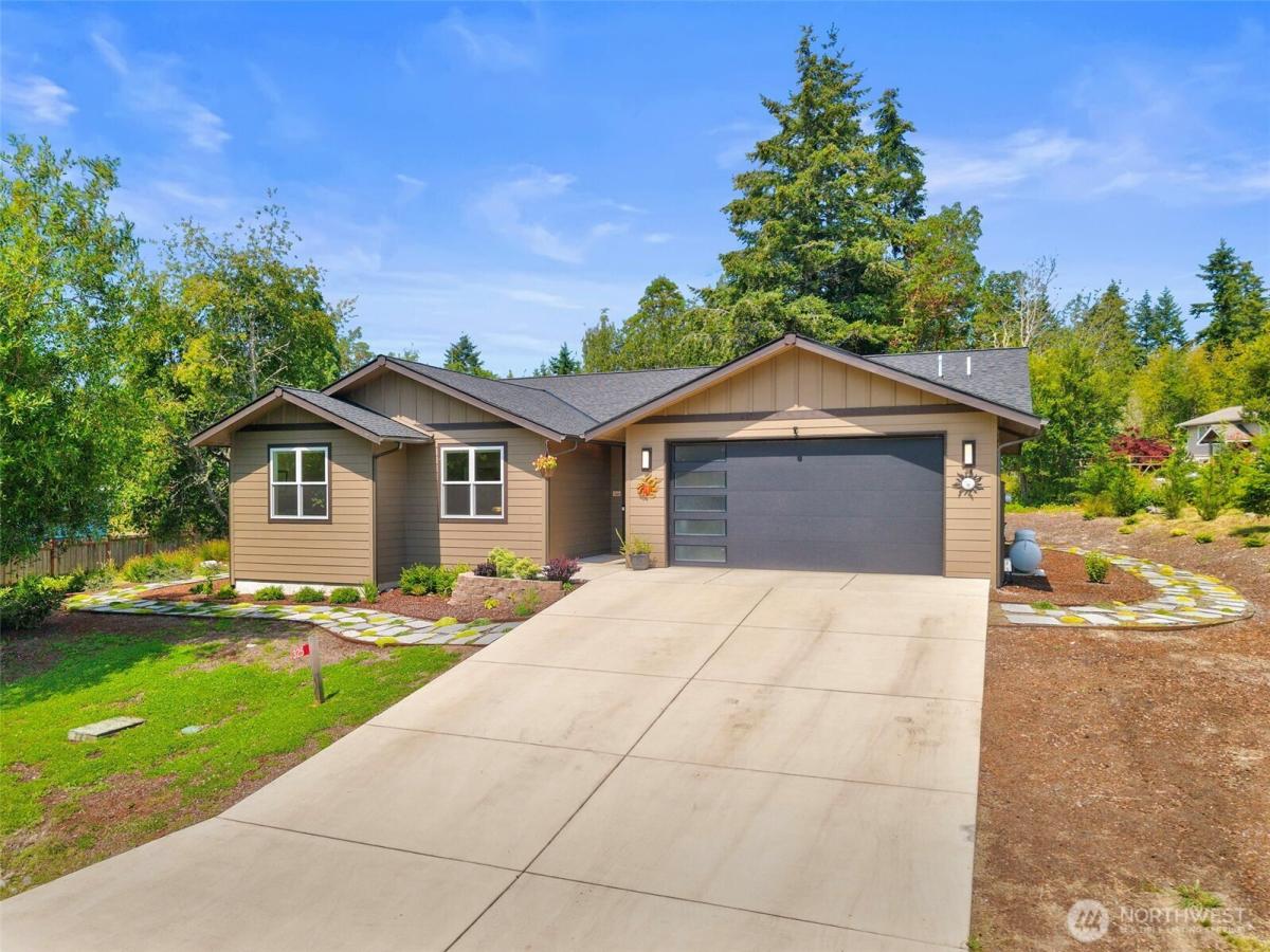 MLS #NWM2558518 image #0