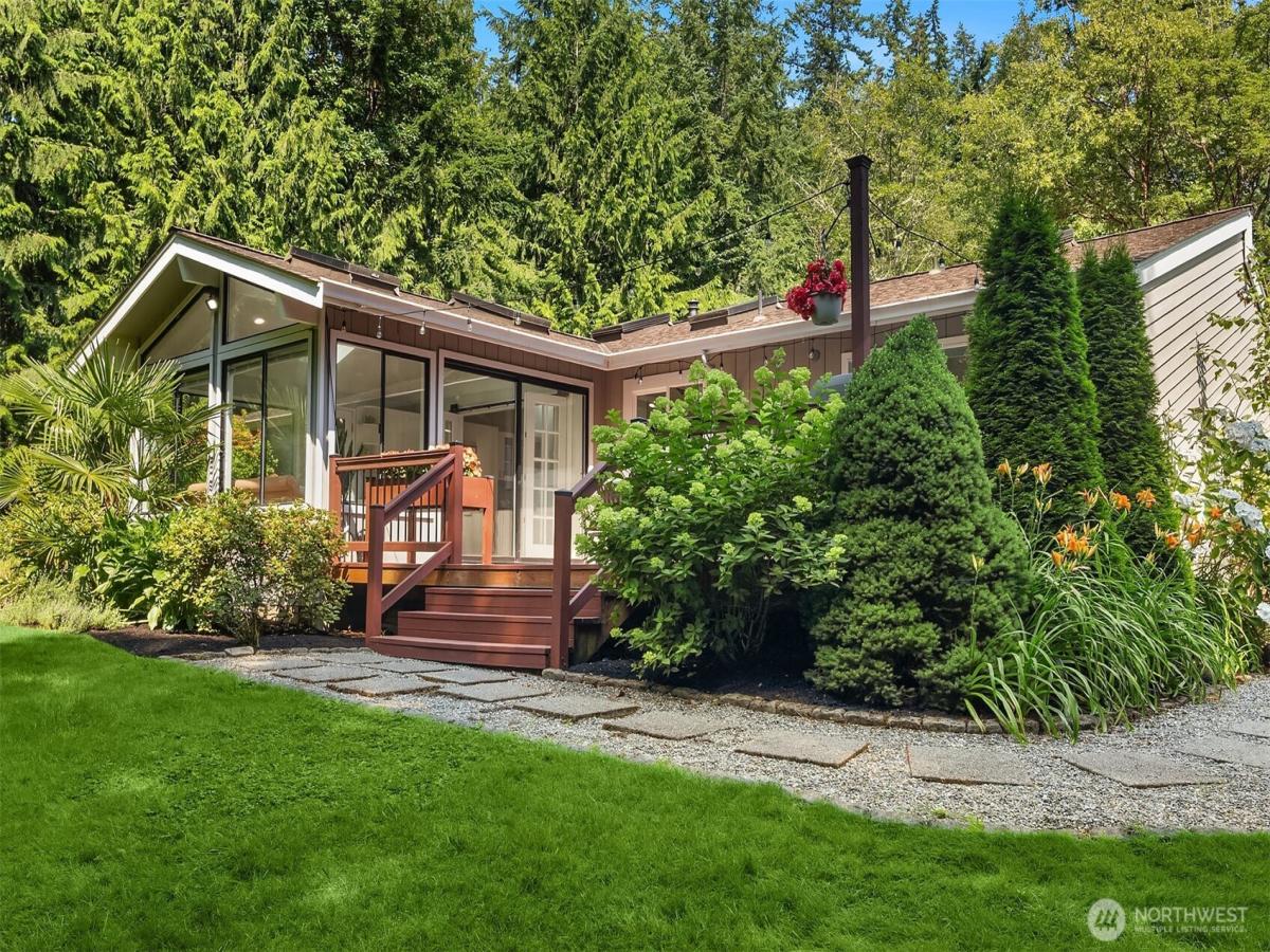 MLS #NWM2558797 image #0