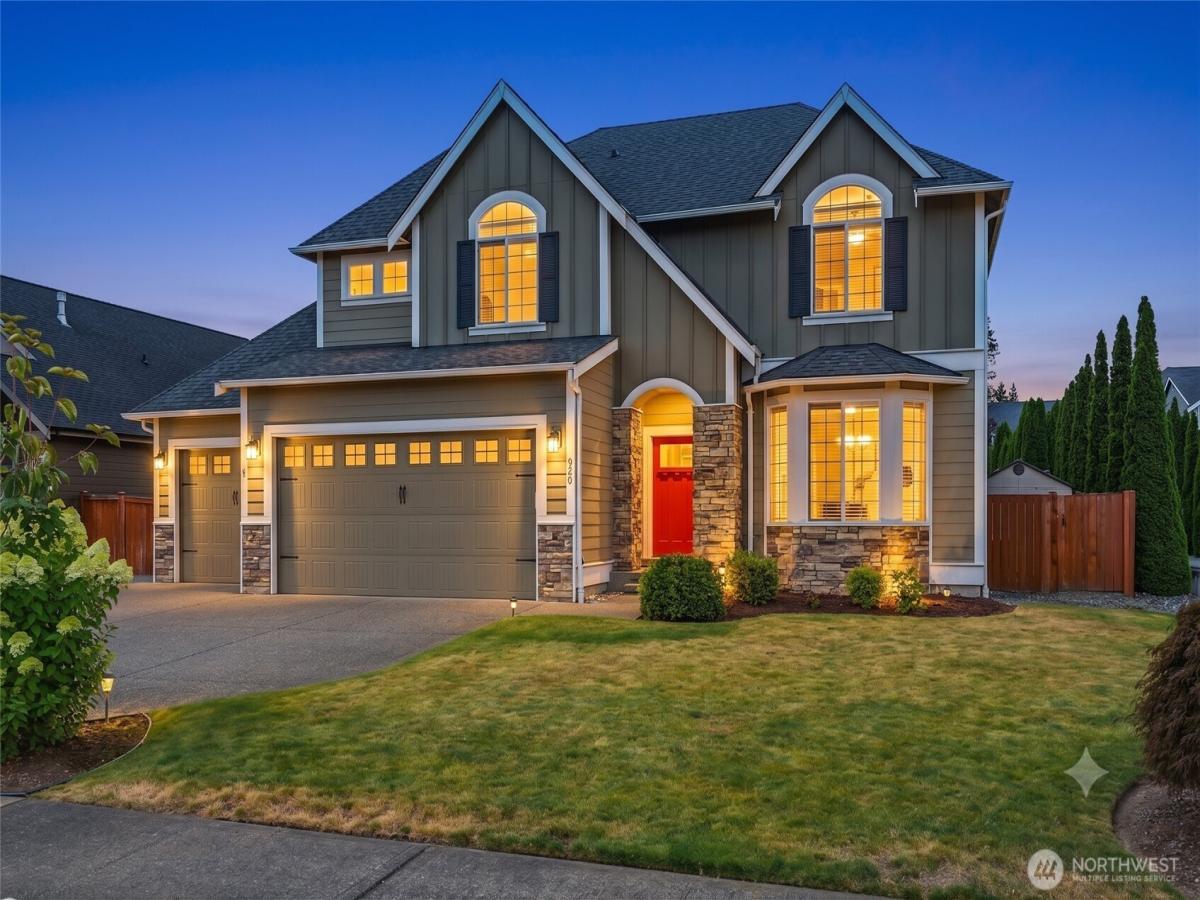 MLS #NWM2560285 image #0