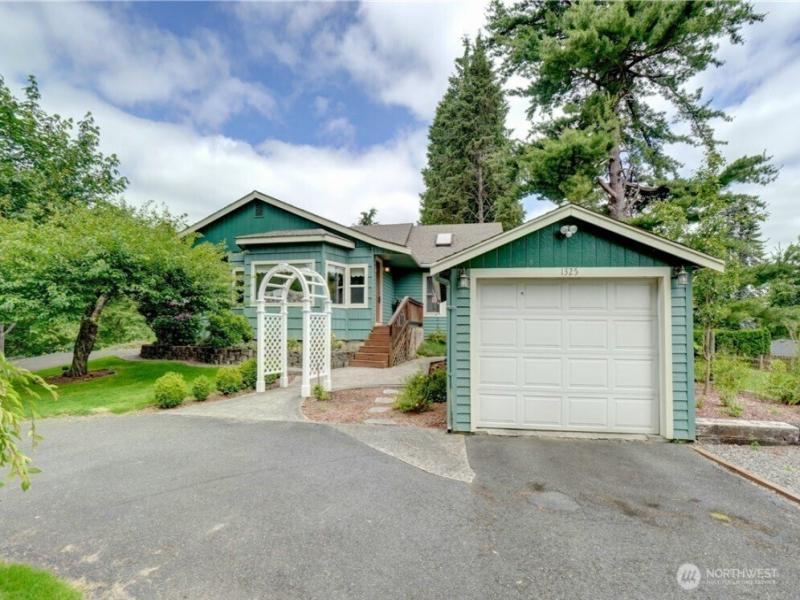 MLS #NWM2560464 image #0