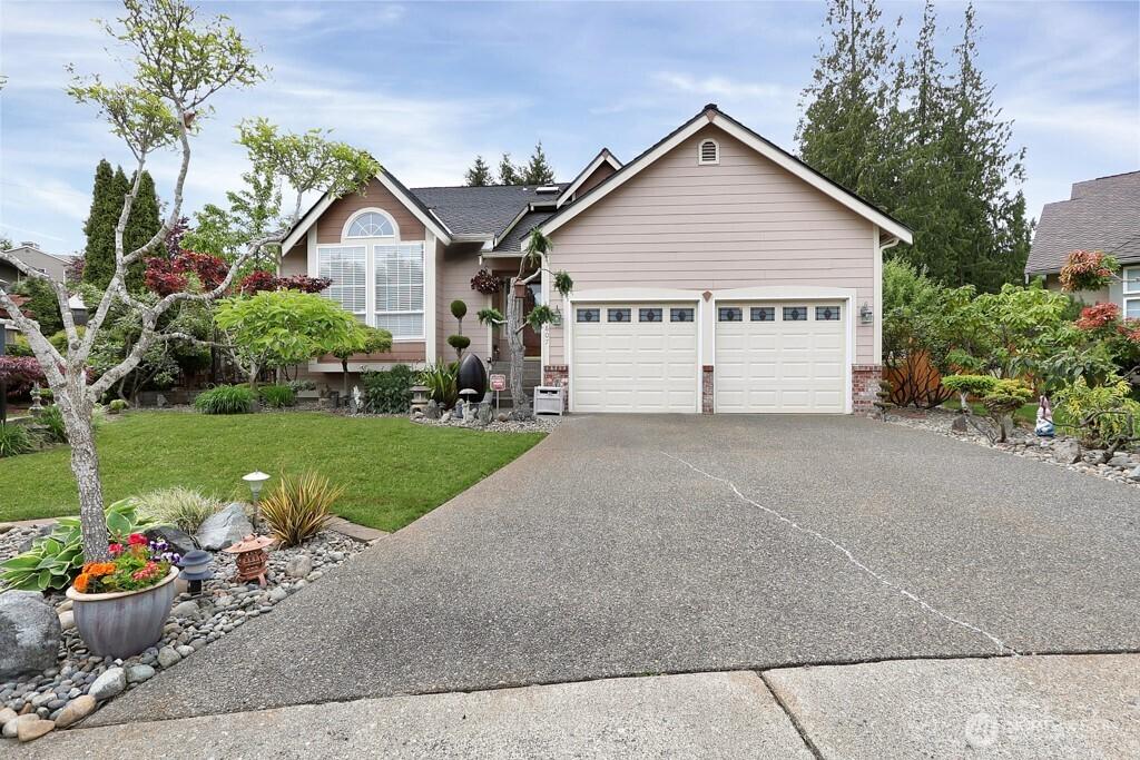 MLS #NWM2560538 image #0