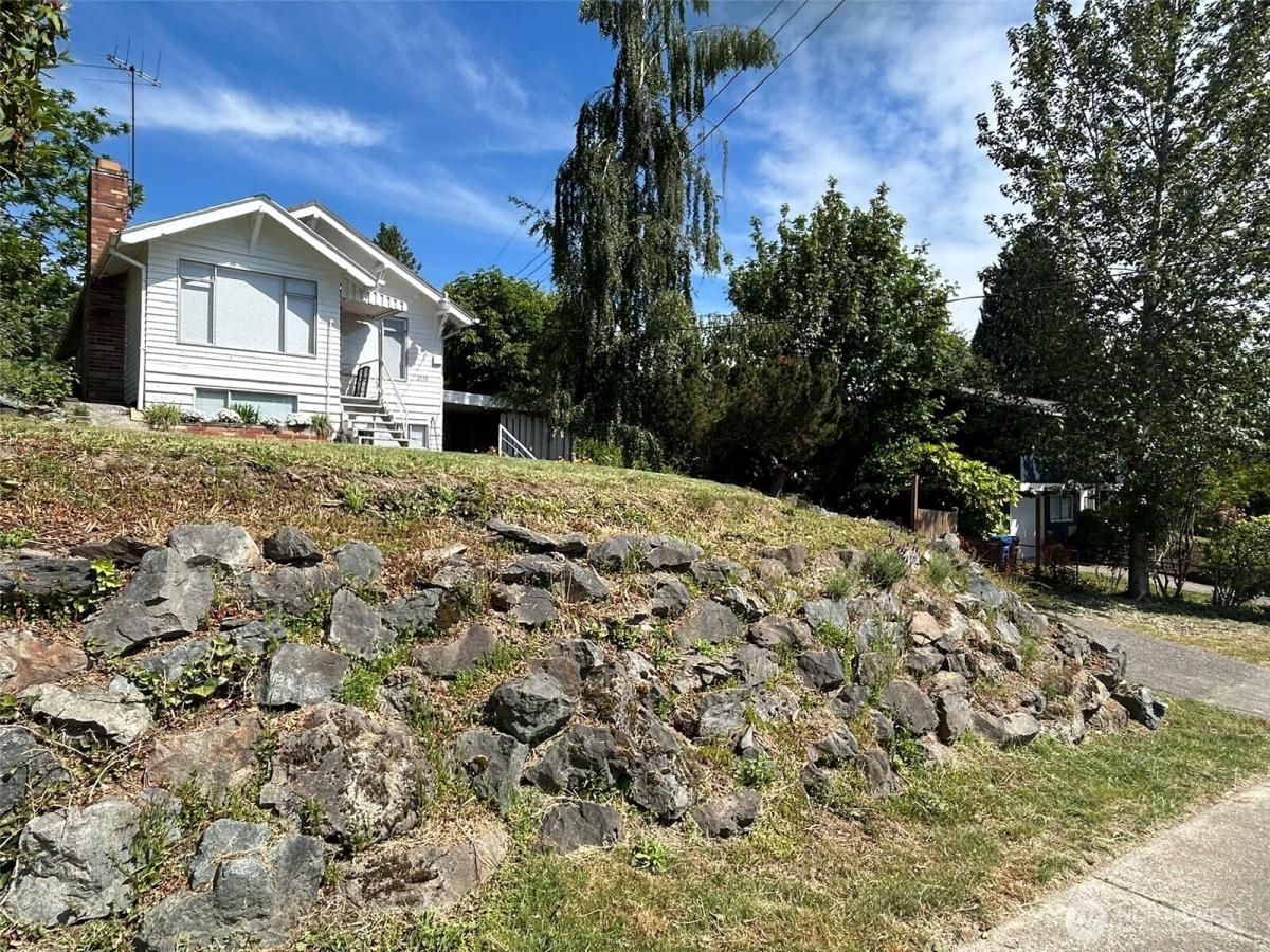 MLS #NWM2560596 image #0