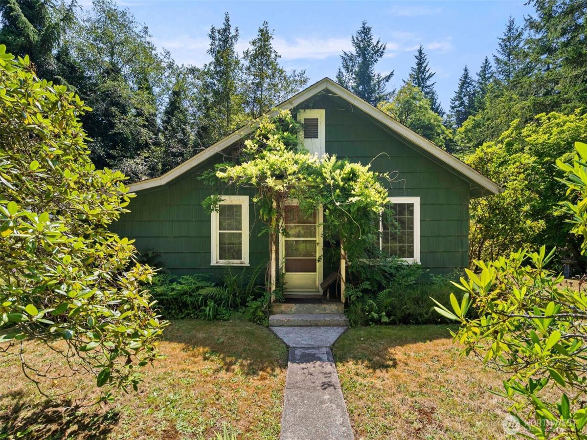 MLS #NWM2560655 image #0