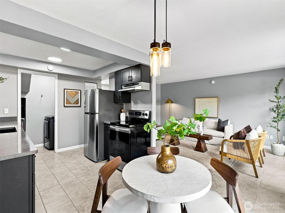 MLS #NWM2560666 image #0