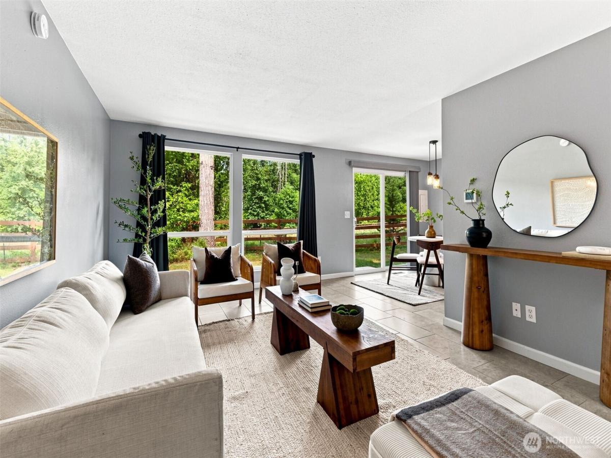 MLS #NWM2560666 image #0