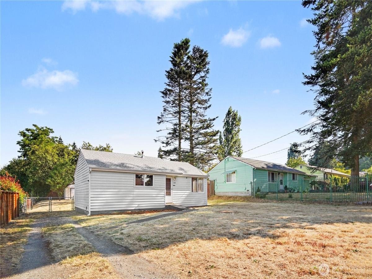 MLS #NWM2561160 image #0
