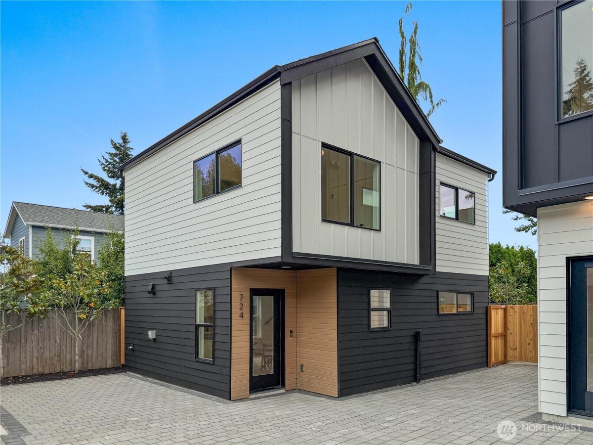 MLS #NWM2561237 image #0