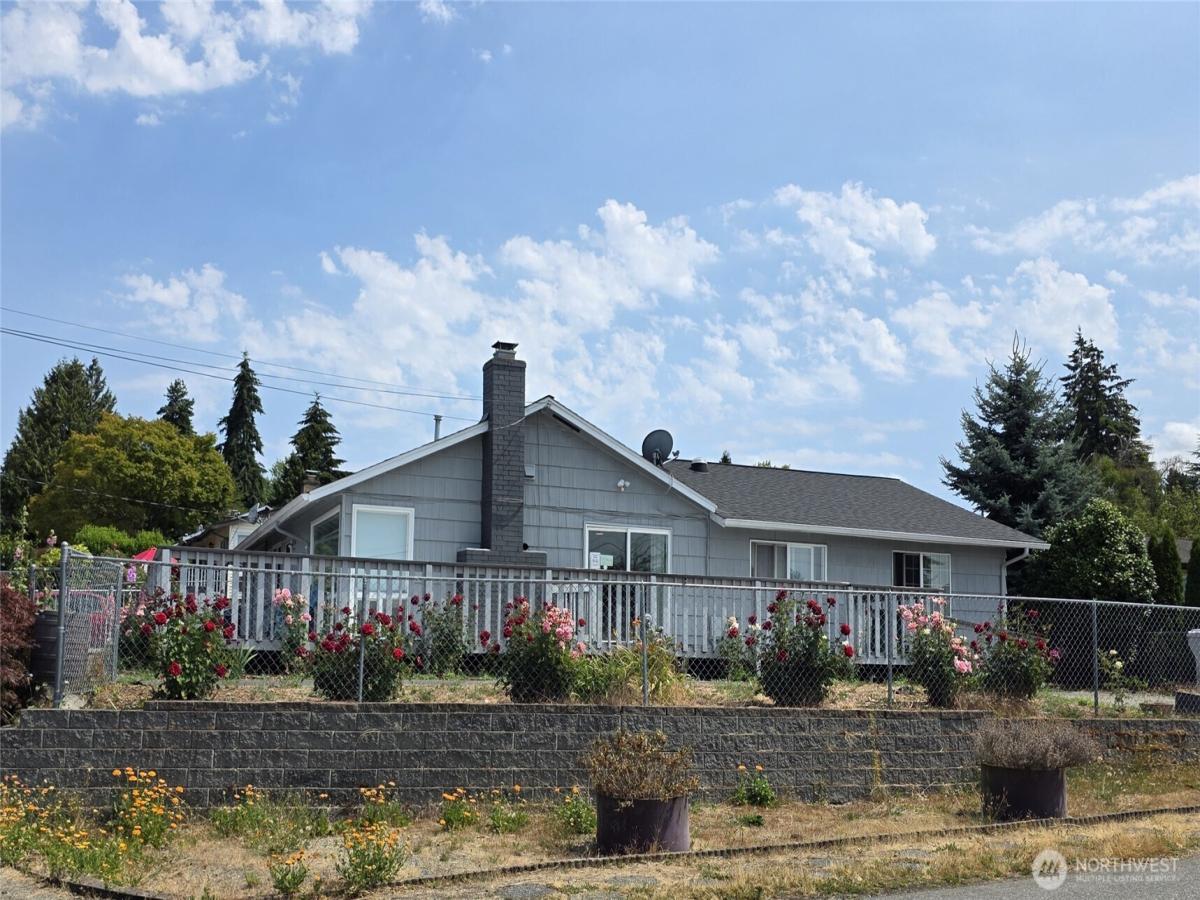 MLS #NWM2561316 image #0