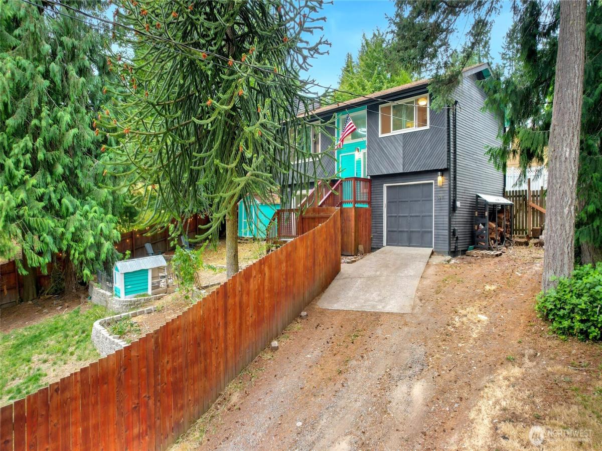 MLS #NWM2561778 image #0