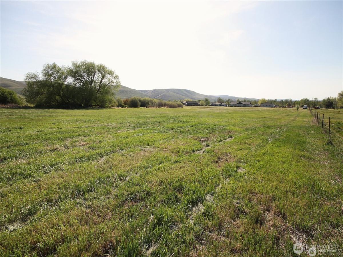 MLS #NWM2562210 image #0