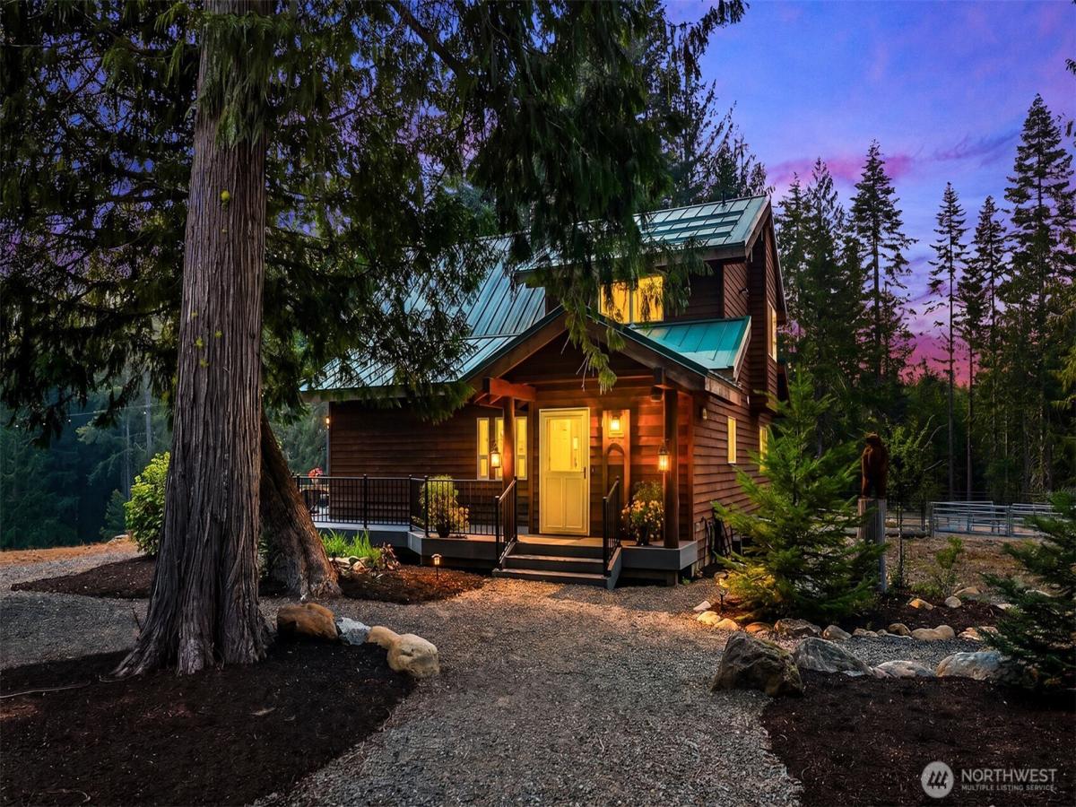 MLS #NWM2562614 image #0