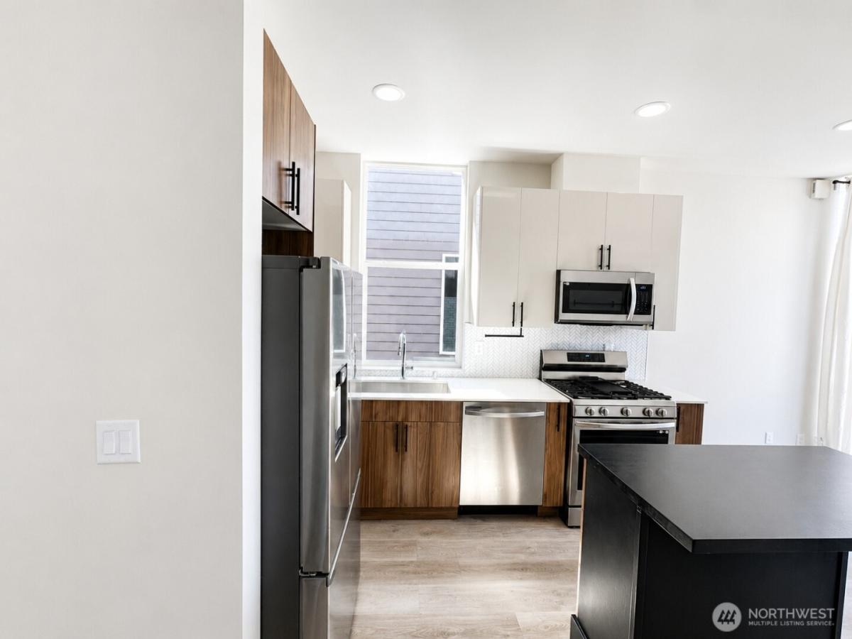 MLS #NWM2562836 image #0