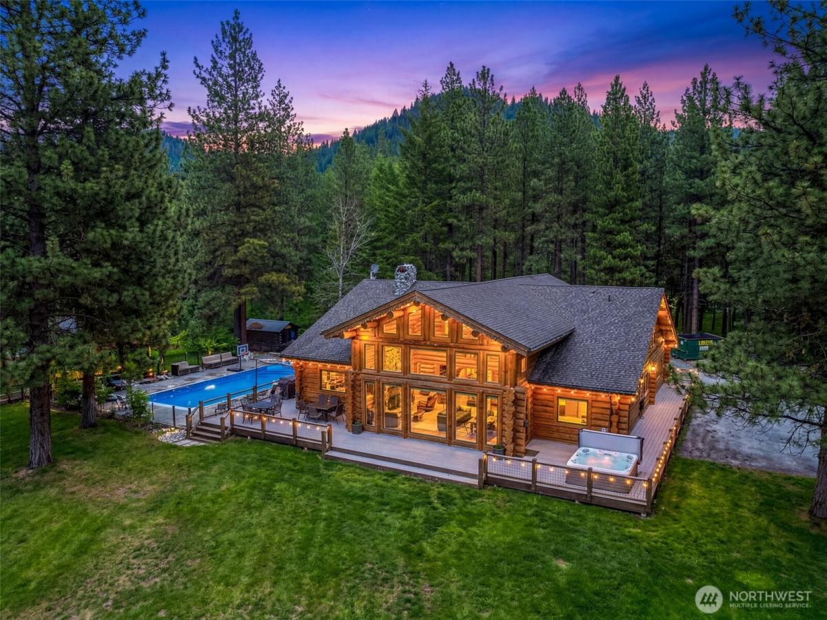 MLS #NWM2562979 image #0