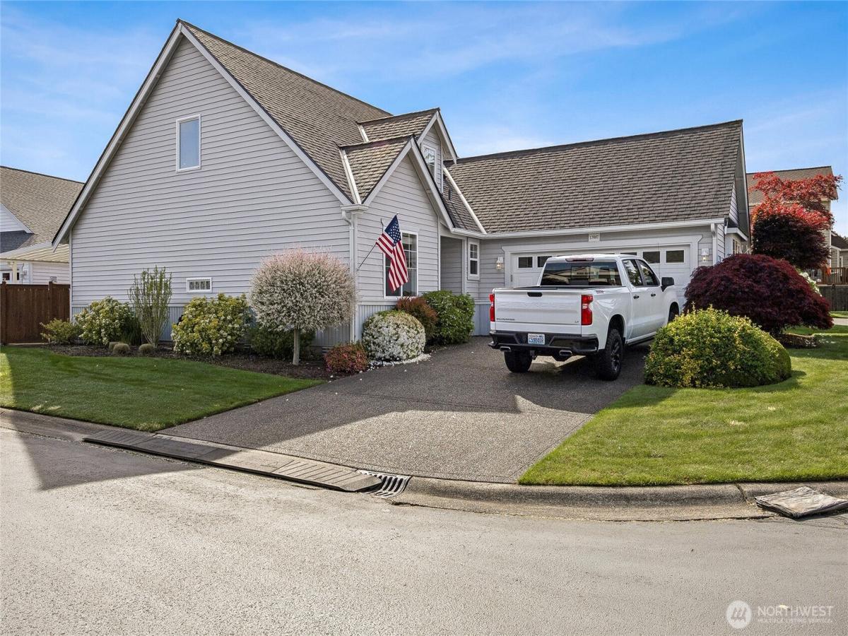 MLS #NWM2563485 image #0